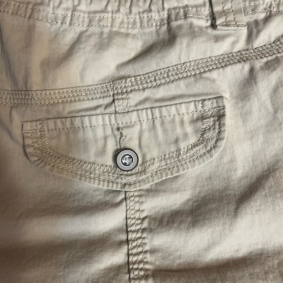 Woman’s cargo shorts elastic waist functional utility pockets front size 12 - Picture 6 of 13